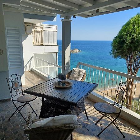 Balcony By The Sea Apartment Palaiontsiflikion Luaran gambar