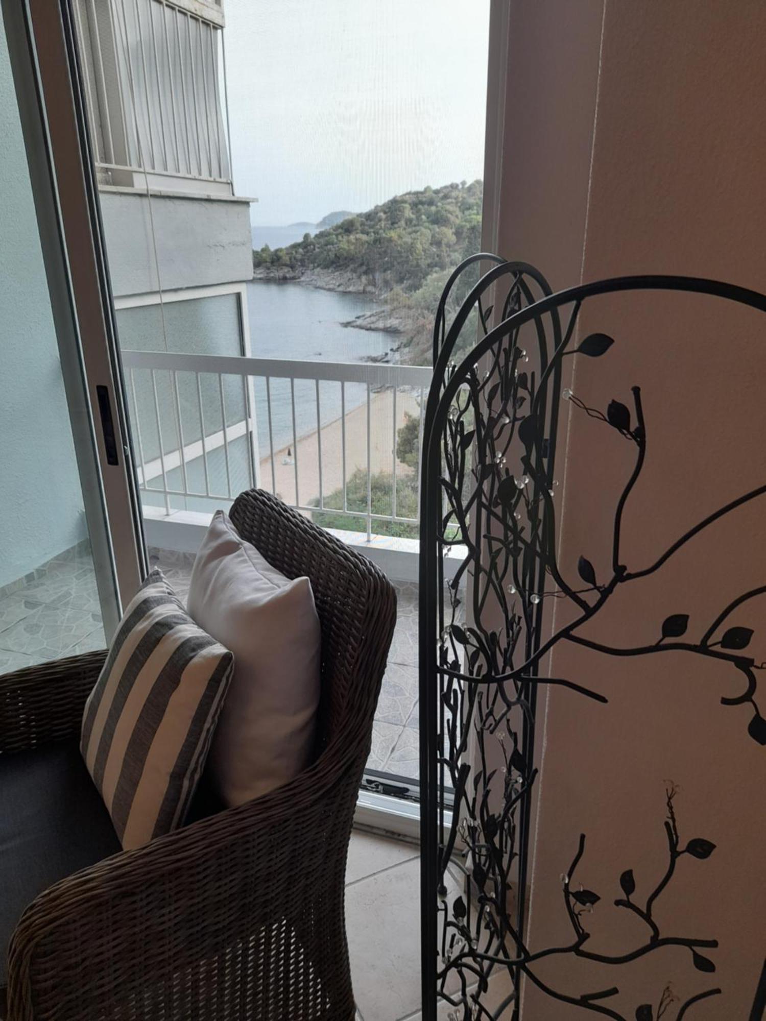 Balcony By The Sea Apartment Palaiontsiflikion Luaran gambar